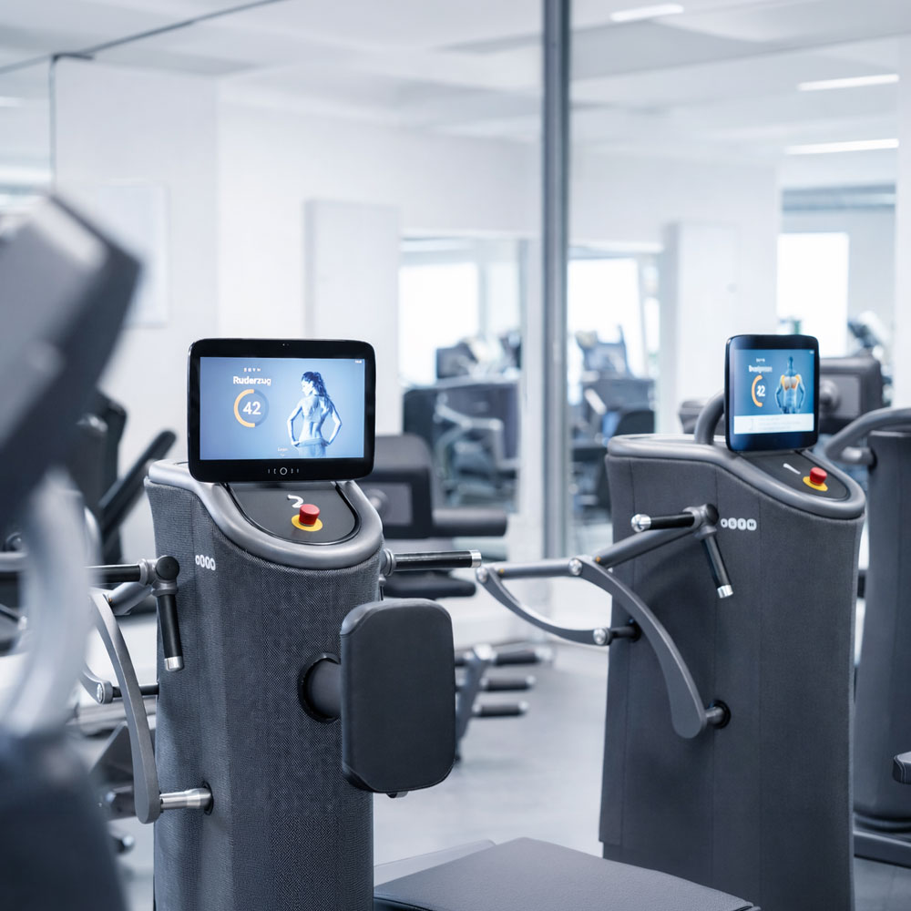 EGYM Training in Weißwasser mit digitalen Fitnessgeräten für geführtes Krafttraining